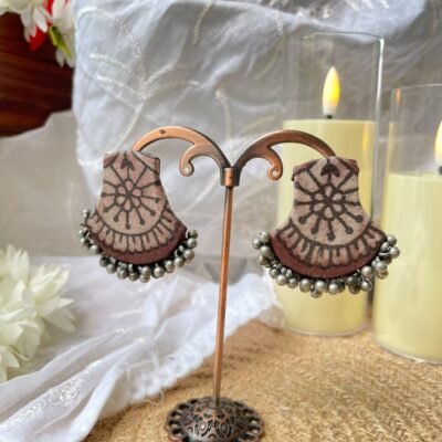 Ruhani Dabu Studs