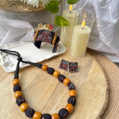 Vasudha -Necklace, Earring and Handcuff Set