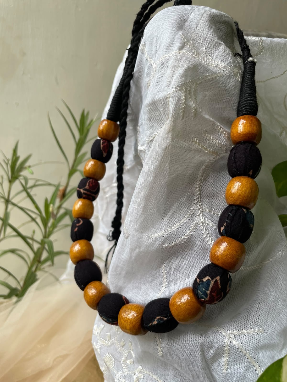 Vasudha Necklace and Earring Set - Image 4