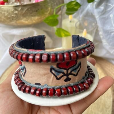 Jyotsna Handcuff