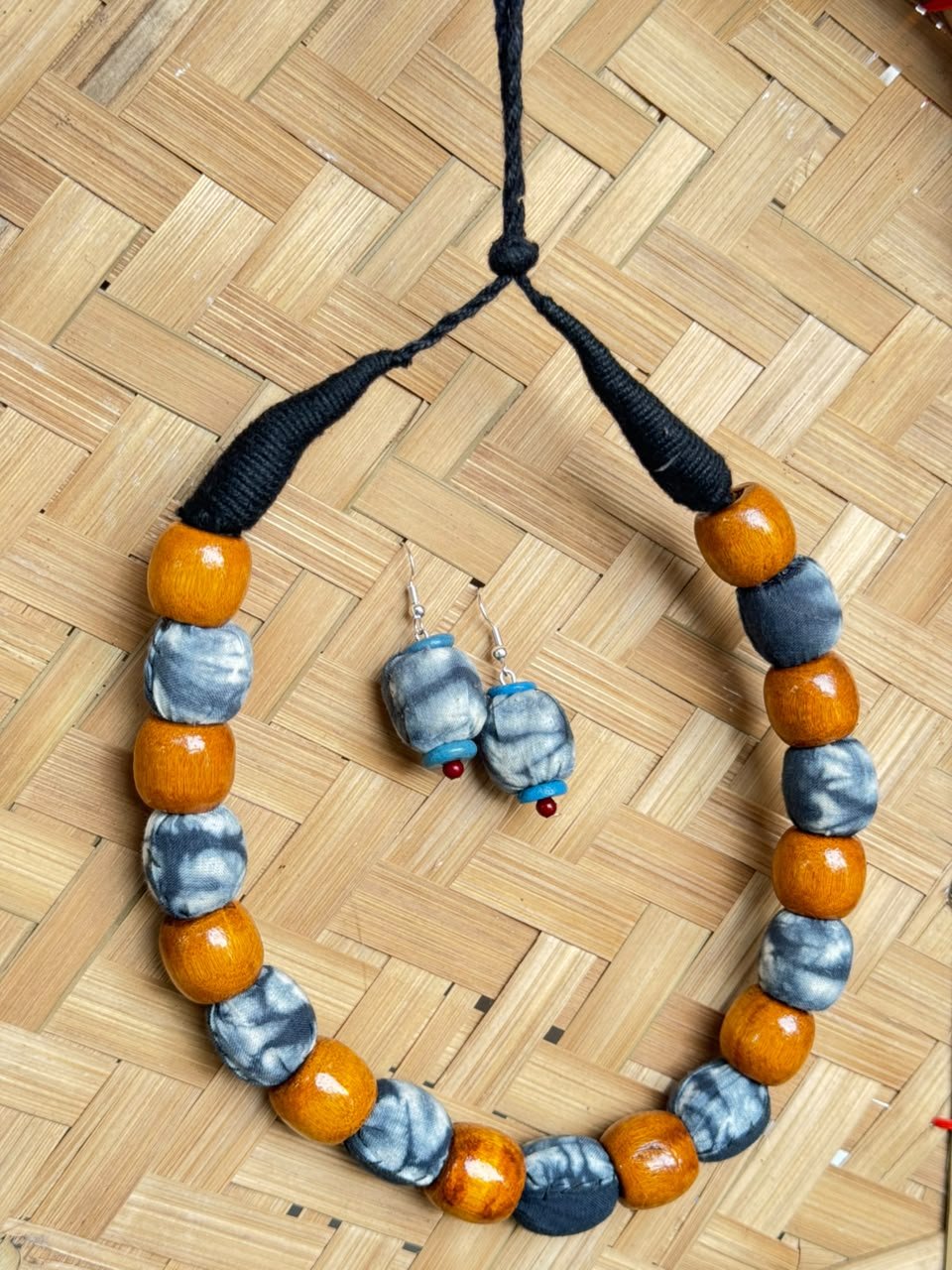 Meghika Necklace and Earring Set