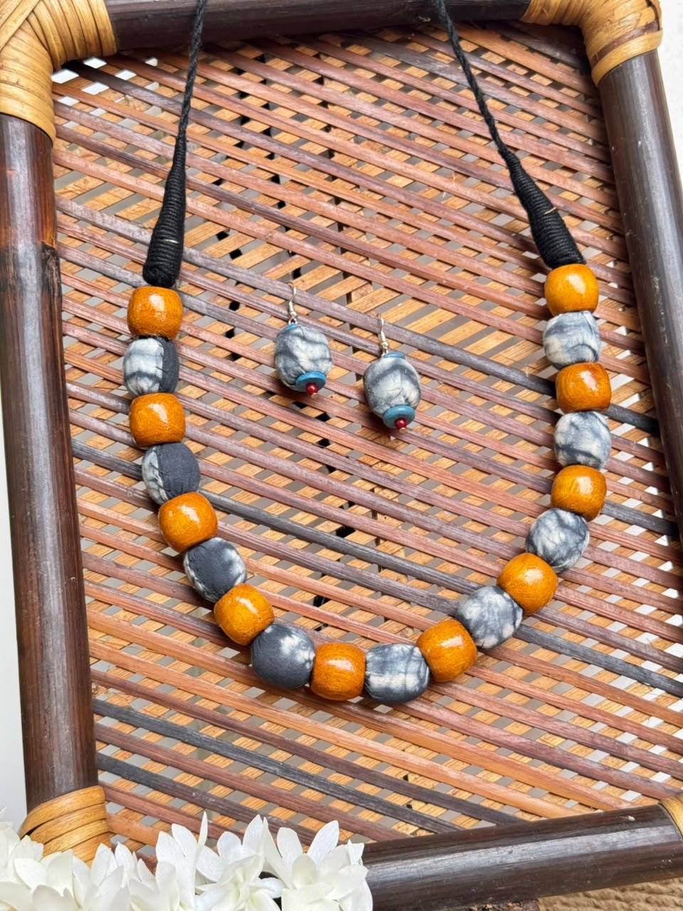 Meghika Necklace and Earring Set - Image 3