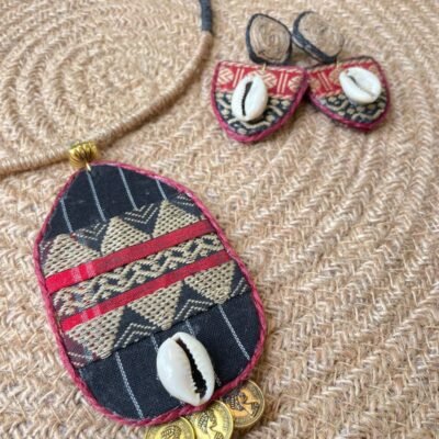 Yamini: Hasli & Earrings Set