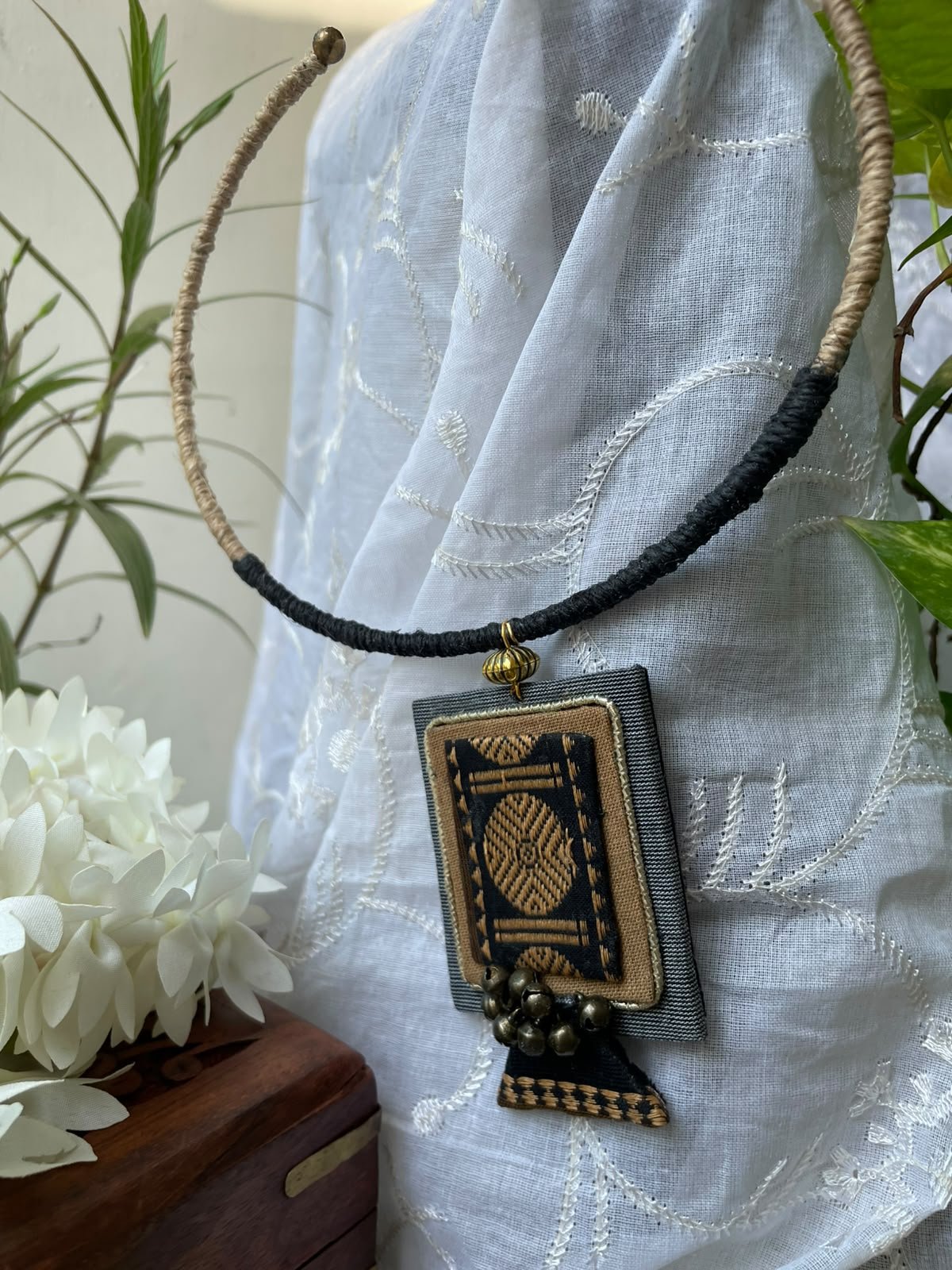 Aradhya Hasli & Earrings Set - Image 3