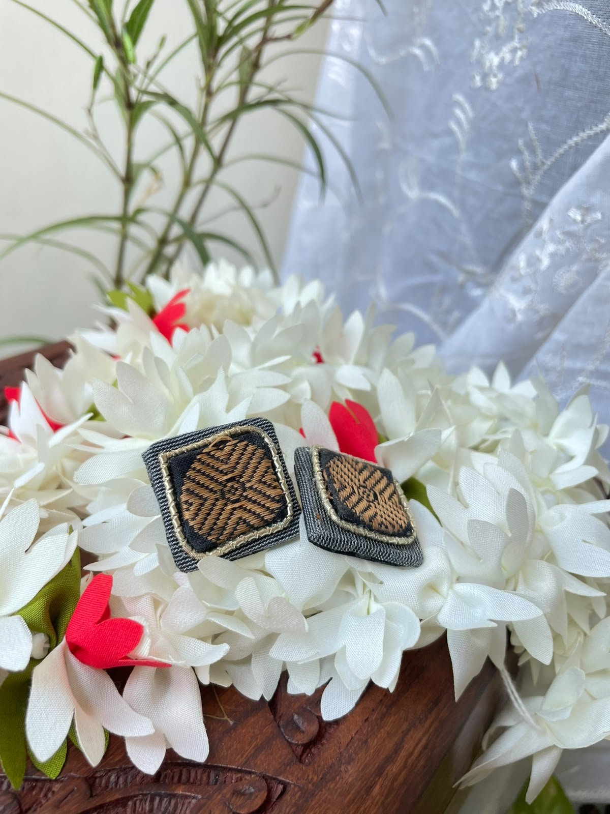 Aradhya Earring Studs - Image 4