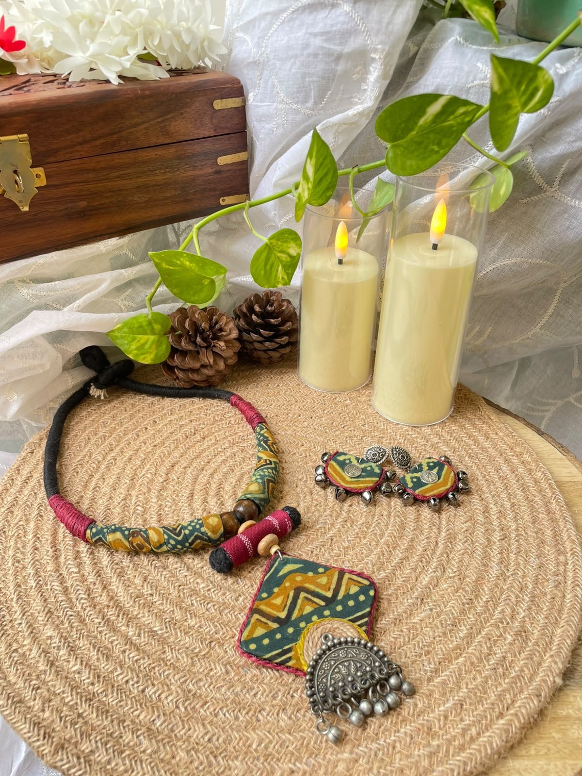 Vanika - Abha Hasli and Earrings Set - Image 6