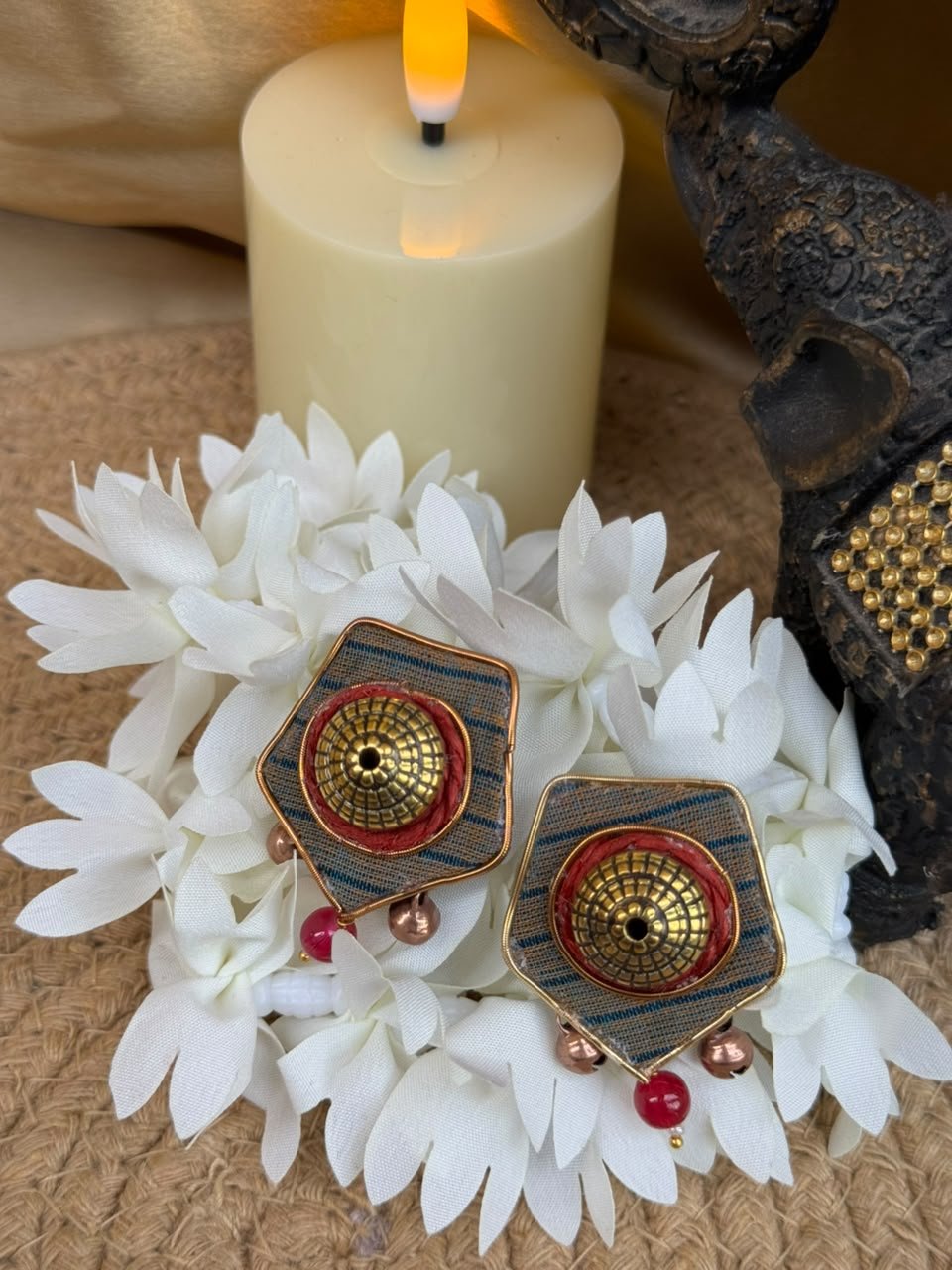 Nazar-e-Surkh Earring Studs - Image 3